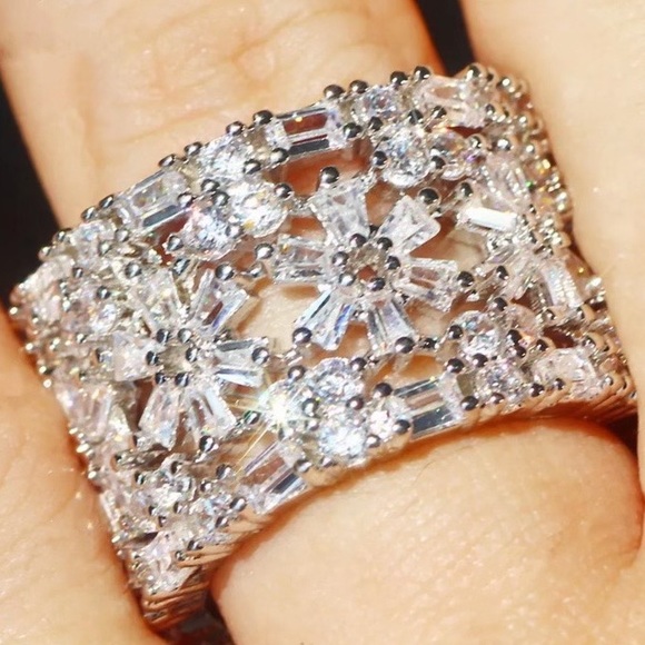 NEW 925 STERLING SILVER DIAMOND CUSHION RING - Picture 5 of 6